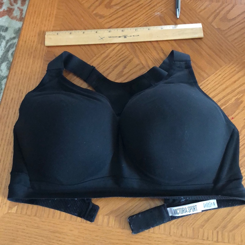 Victoria’s Secret underwire sports bra size 36 DDD